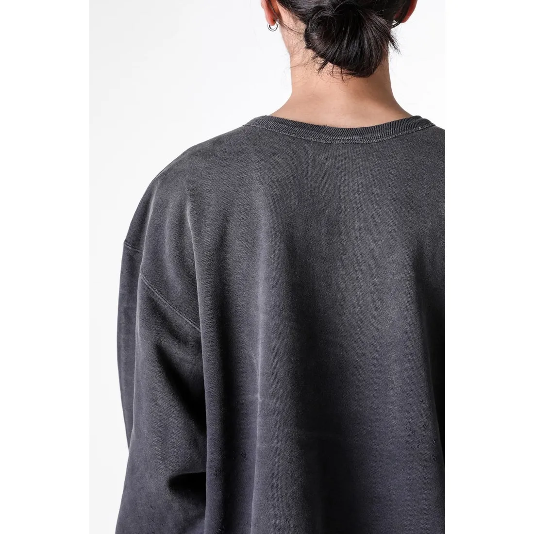 SAINT M×××××× BONE SAINT CREW SWT/BLK Bone SAINT destruction sweatshirt, washed black S-XL Assute dyeing, genuine whole garment sprayed with horse-hair fading process, collar/cuffs frayed in many places, front and rear panels/sleeves super complex fraying, heavy washing and water distressing, correct fruit mark/angel mark